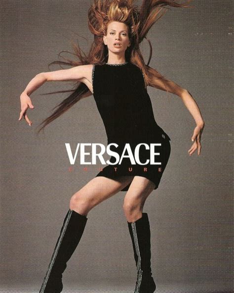 versace cindy crawford avedon|kristen mcmenamy versace.